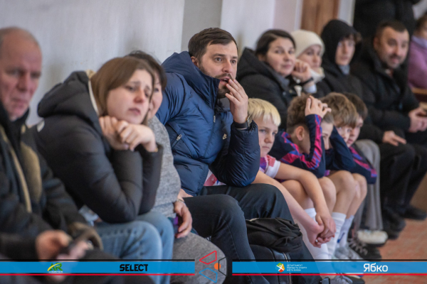 КДЮСШ Переможець 17' - Чемпіон Дарницька площа 17'