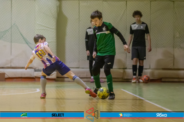 КДЮСШ Чемпіон-2 13' - ДЮСШ Дарниця 2013'