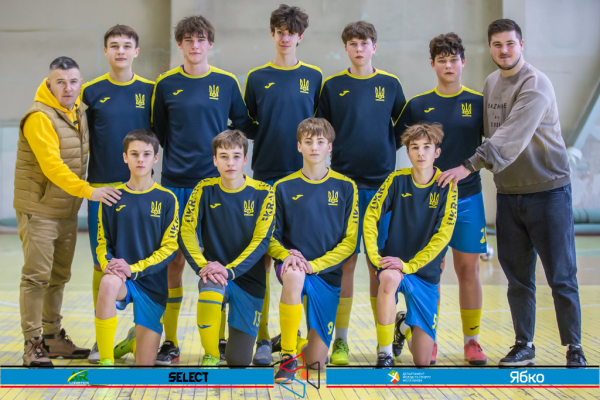 КДЮСШ Переможець 09' - Uragan 09'