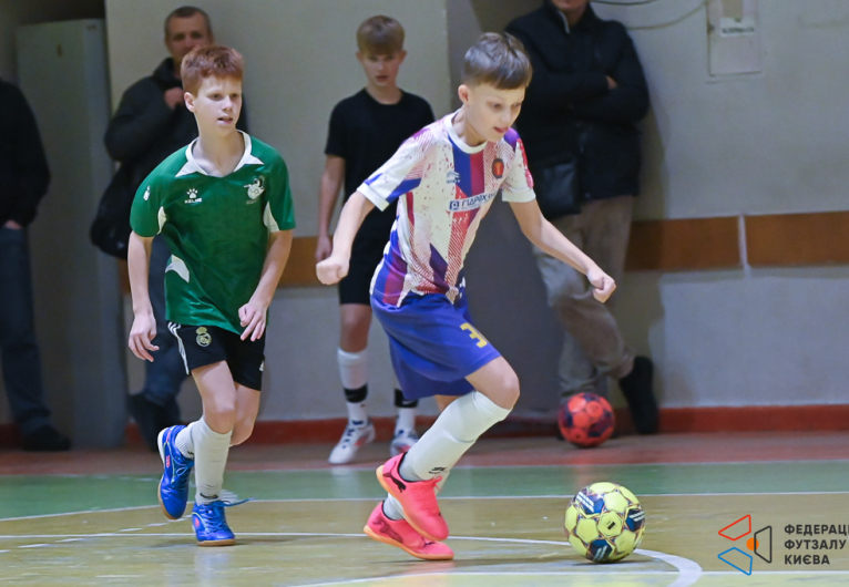 КДЮСШ Чемпіон-2 13' - ДЮСШ Дарниця-3 13'