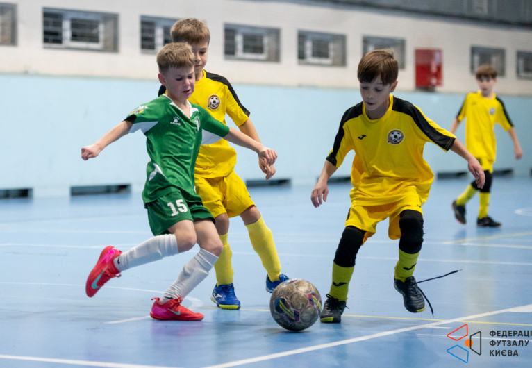 Атлет 284-2 17' - ДЮСШ Дарниця 17'